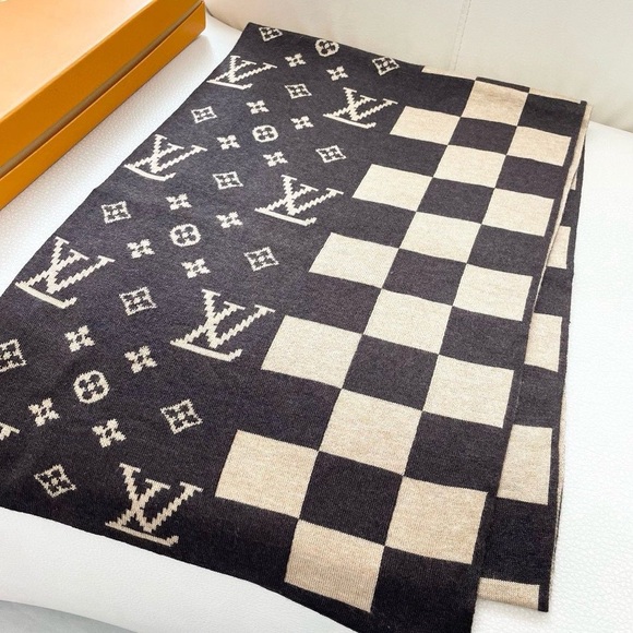 Louis Vuitton Accessories - Louis Vuitton scarf